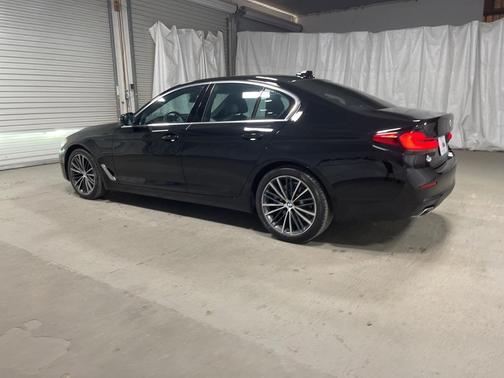2021 BMW 530 i