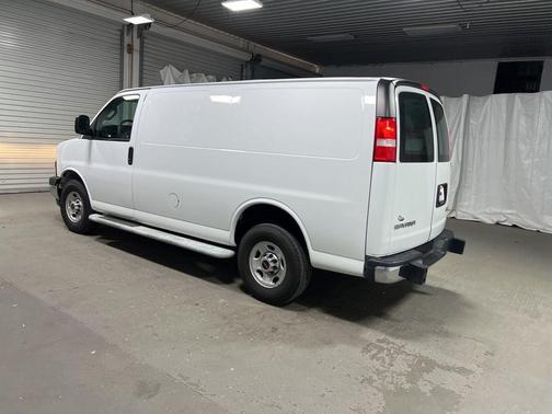 2023 GMC Savana 2500 Work Van