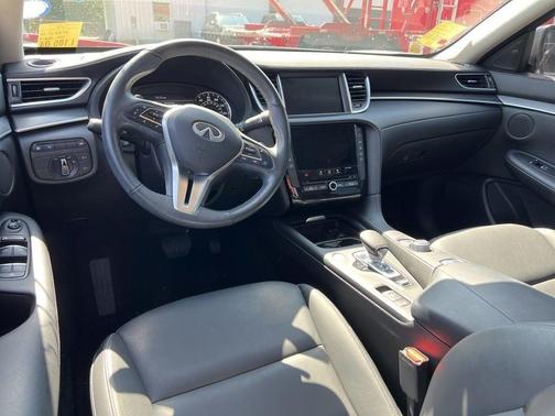 2022 INFINITI QX50 Pure
