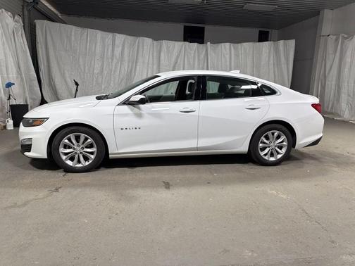 Summit White 2023 Chevrolet Malibu LT