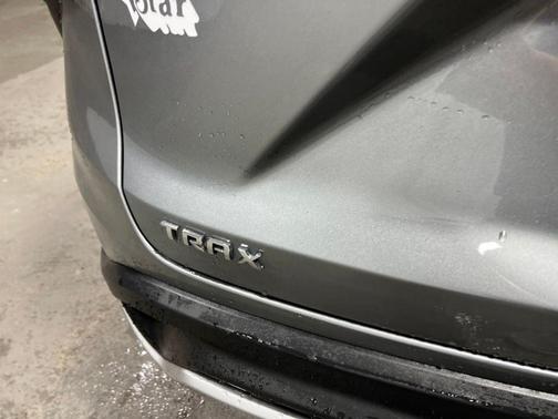 Sterling Gray Metallic 2025 Chevrolet Trax LT
