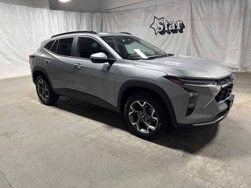 Sterling Gray Metallic 2025 Chevrolet Trax LT