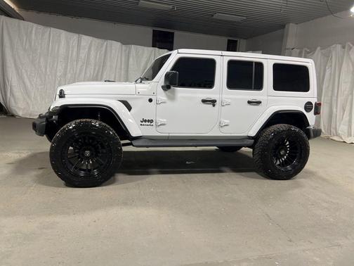 2022 Jeep Wrangler Unlimited Sahara Altitude