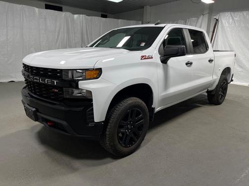 Photo 3 of 48 of 2021 Chevrolet Silverado 1500 Custom Trail Boss