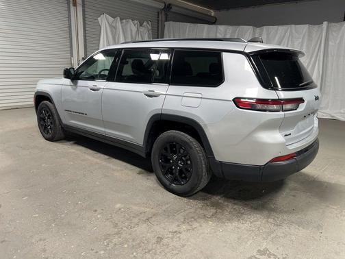 2024 Jeep Grand Cherokee L Laredo
