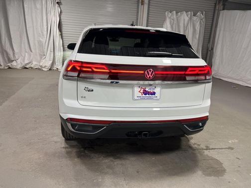 2025 Volkswagen Atlas Cross Sport 2.0T SE w/Technology