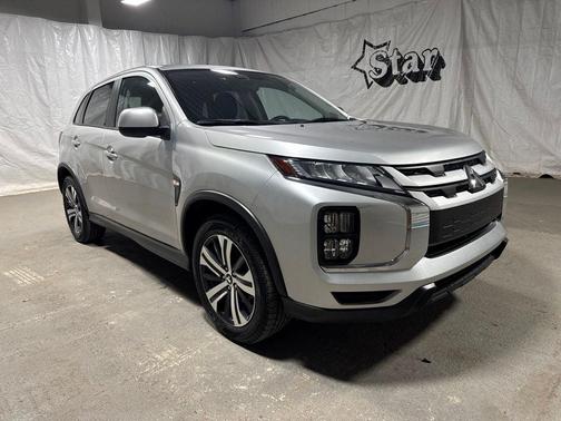 Mercury Gray Metallic 2025 Mitsubishi Outlander Sport 2.0 ES
