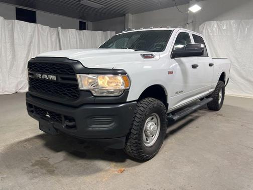Bright White Clearcoat 2022 RAM 2500 Tradesman
