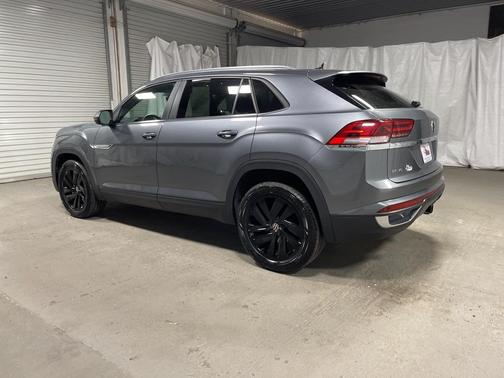 2023 Volkswagen Atlas Cross Sport 3.6L V6 SE w/Technology