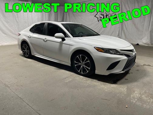 Super White 2020 Toyota Camry SE