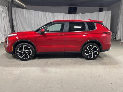 2024 Mitsubishi Outlander SE