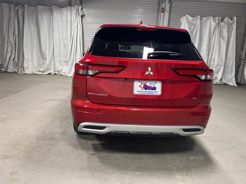 2024 Mitsubishi Outlander SE