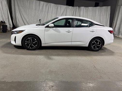 Cloud White 2024 Nissan Sentra SV