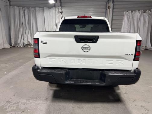 2023 Nissan Frontier S