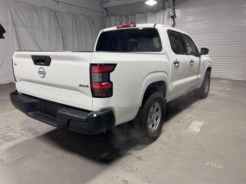 2023 Nissan Frontier S