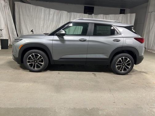 Sterling Gray Metallic 2026 Chevrolet Trailblazer LT