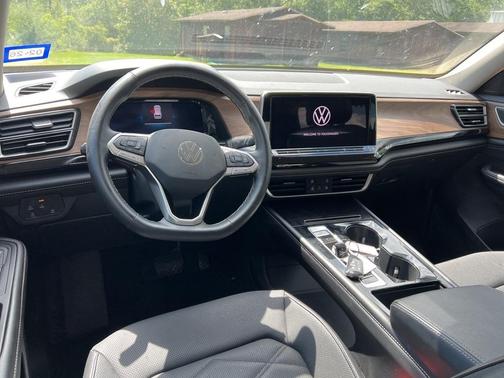 2024 Volkswagen Atlas 2.0T SE