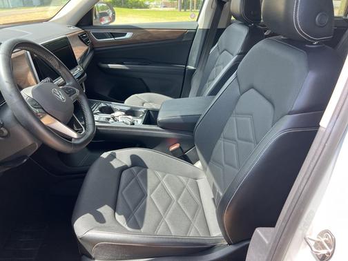 2024 Volkswagen Atlas 2.0T SE