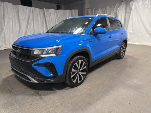 Cornflower Blue 2022 Volkswagen Taos 1.5T SE