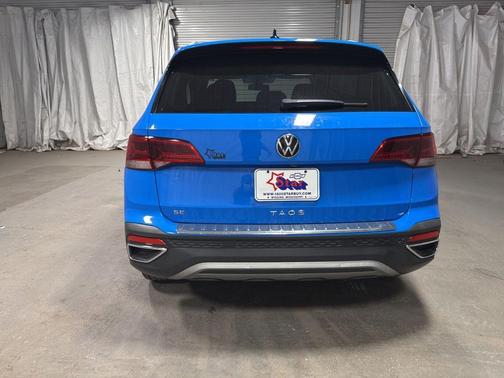 Cornflower Blue 2022 Volkswagen Taos 1.5T SE