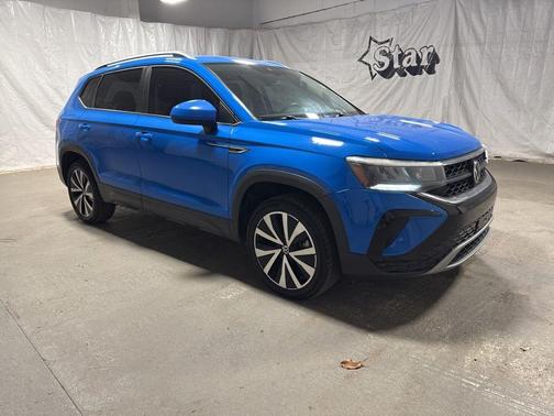 Cornflower Blue 2022 Volkswagen Taos 1.5T SE