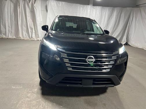 Super Black 2025 Nissan Rogue SV