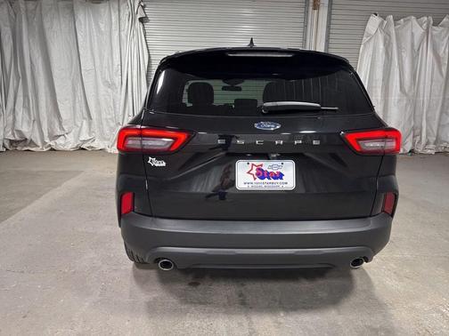 Black Metallic 2025 Ford Escape ST-Line