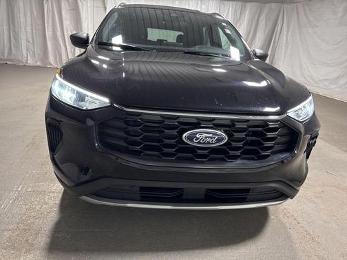 Black Metallic 2025 Ford Escape ST-Line