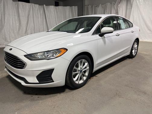Oxford White 2019 Ford Fusion SE