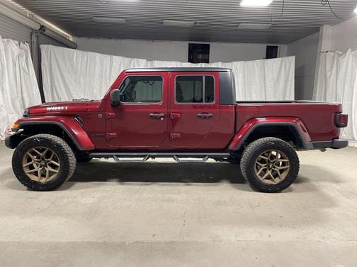 2022 Jeep Gladiator Sport