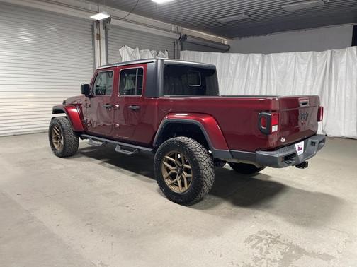 2022 Jeep Gladiator Sport