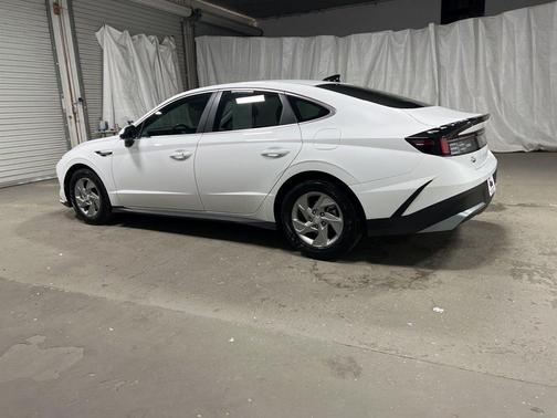 2025 Hyundai SONATA SE