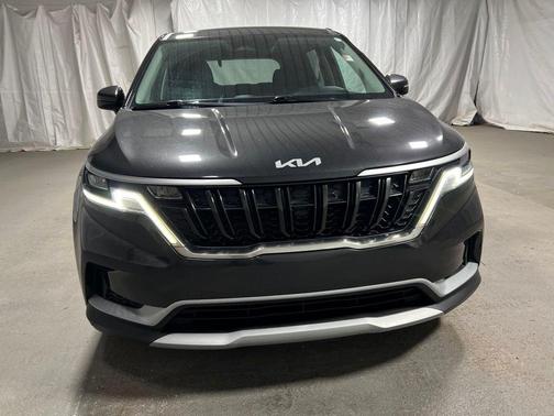 2023 Kia Carnival LX