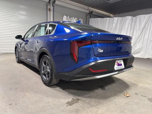 Deep Sea Blue 2025 Kia K4
