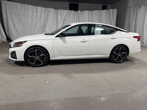 2025 Nissan Altima SR