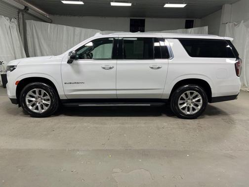 2023 Chevrolet Suburban Premier