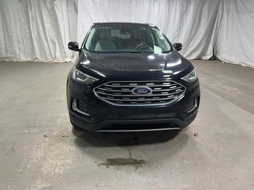 Black Metallic 2021 Ford Edge Titanium