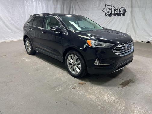 Black Metallic 2021 Ford Edge Titanium