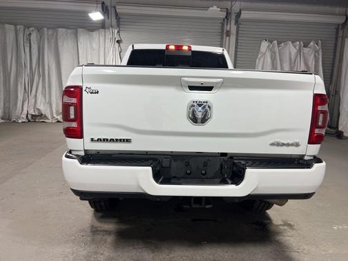 Bright White Clearcoat 2023 RAM 2500 Laramie