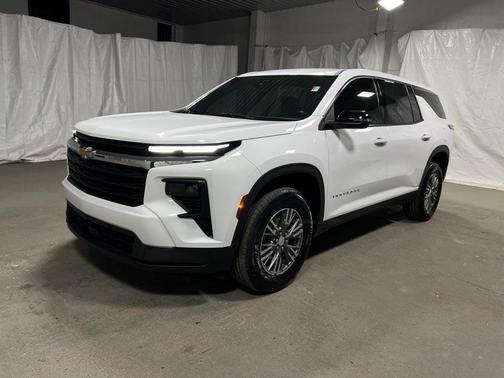2024 Chevrolet Traverse LS