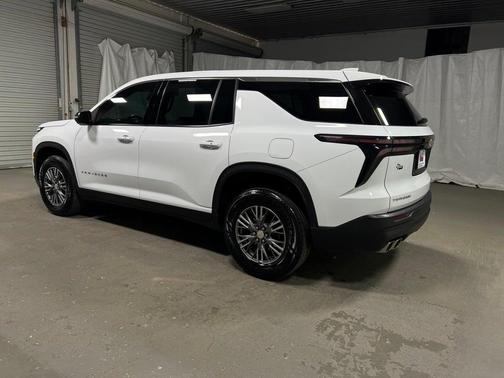 2024 Chevrolet Traverse LS