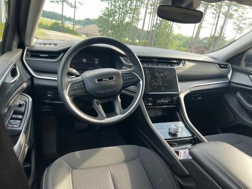 2023 Jeep Grand Cherokee L Laredo