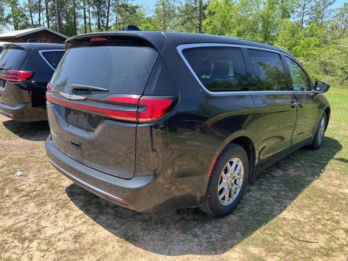 2023 Chrysler Pacifica Touring-L