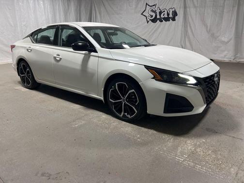 2025 Nissan Altima SR