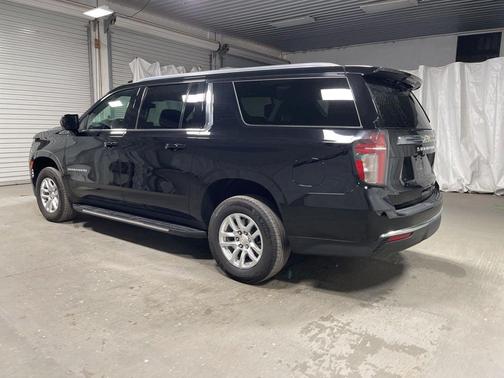 2024 Chevrolet Suburban LT