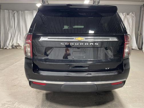 2024 Chevrolet Suburban LT
