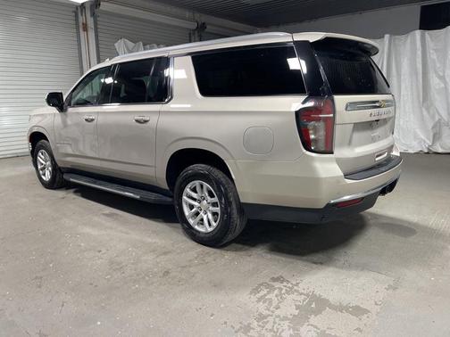 2023 Chevrolet Suburban LT