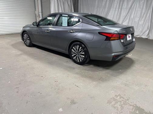 Gun Metallic 2024 Nissan Altima 2.5 SV