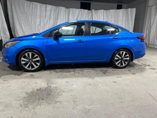 Electric Blue Metallic 2020 Nissan Versa 1.6 SR