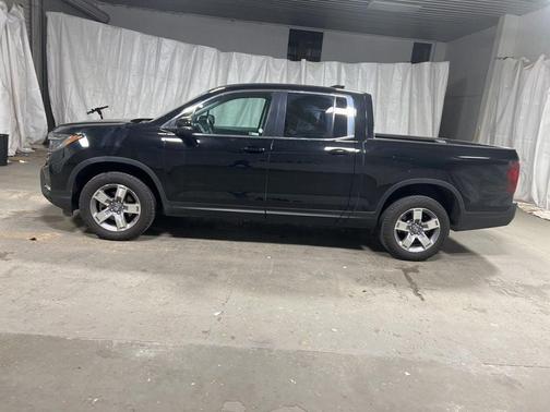Black 2025 Honda Ridgeline RTL